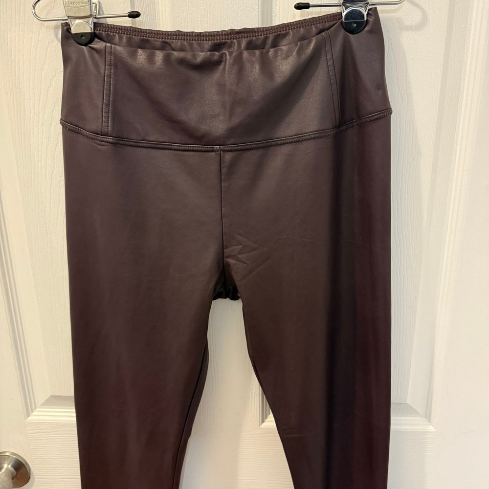 7 For All Mankind Faux Leather Leggings Pants Burgundy Mid Rise Women's Size M - Picture 5 of 9